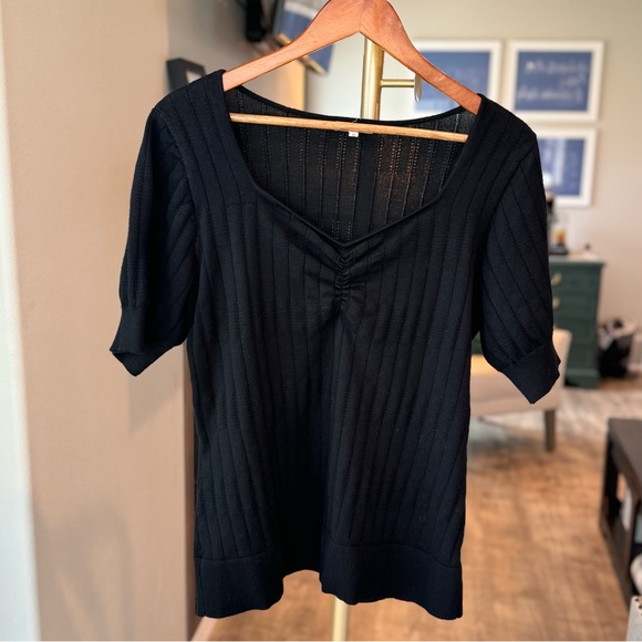 Maurices Black Lightweight V Neck Short Puff Sleeve Sweater With Ruching - XL - Picture 1 of 9